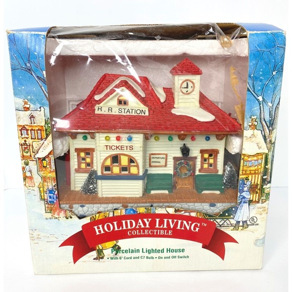Holiday Living by Lowes Porcelain Lighted Railroad Station EUC, Christmas - Picture 2 of 16